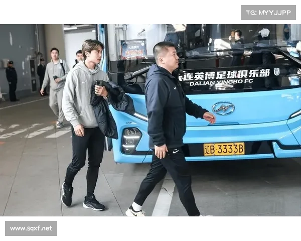 大连英博对阵上海申花全场战绩回顾及比赛关键点分析