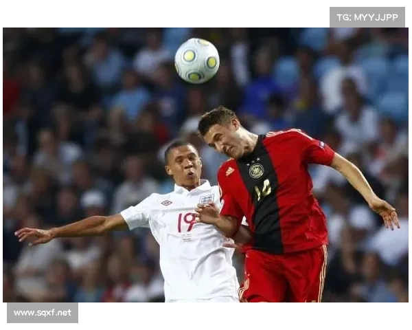 快攻与反击的艺术:约翰逊足球风格与足坛传统战术的深度比较 快攻与反击的艺术:约翰逊足球风格与足坛传统战术的深度比较